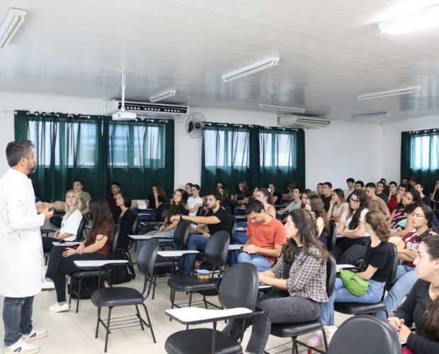 Acad�micos do primeiro per�odo de Medicina participam de treinamento em biosseguran�a